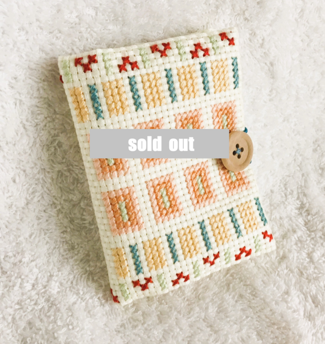 クロスステッチのニードルケース・クリームイエロー