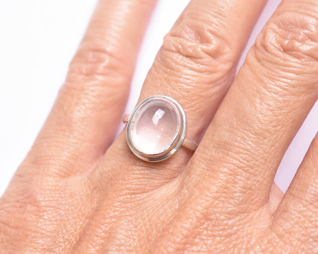 ローズクオーツ　シルバーリング ふんわりと優しいピンク色が魅力のローズクォーツのシルバー925リング
