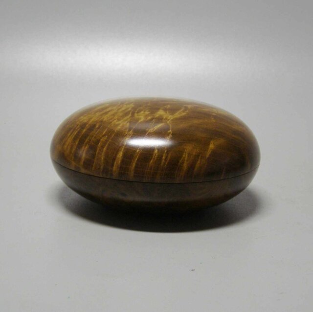 朴木　上杢　ミニ食蘢　小物入れ　香合にも 朴木 上杢霞杢ミニ食籠香合にも | iichi 日々の暮らしを心地よく