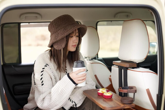 移動できる書斎｜後部座席用の車載デスク（ウォールナット） | iichi