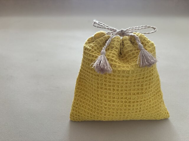 ✳︎ハンドメイド✳︎大きめ巾着✳︎花柄ワッフル生地 ベージュ オムツ