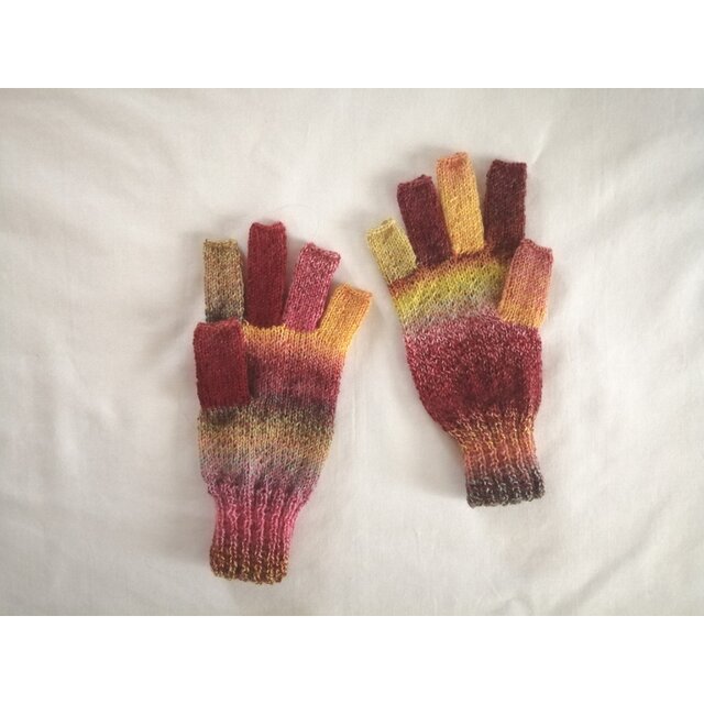 指先ほんのちょっと出手袋