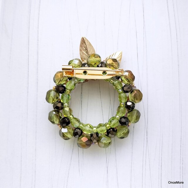 再販】クリスマスリースのブローチ（dec-8） | iichi 日々の暮らしを