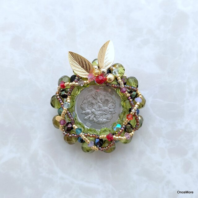 再販】クリスマスリースのブローチ（dec-8） | iichi 日々の暮らしを