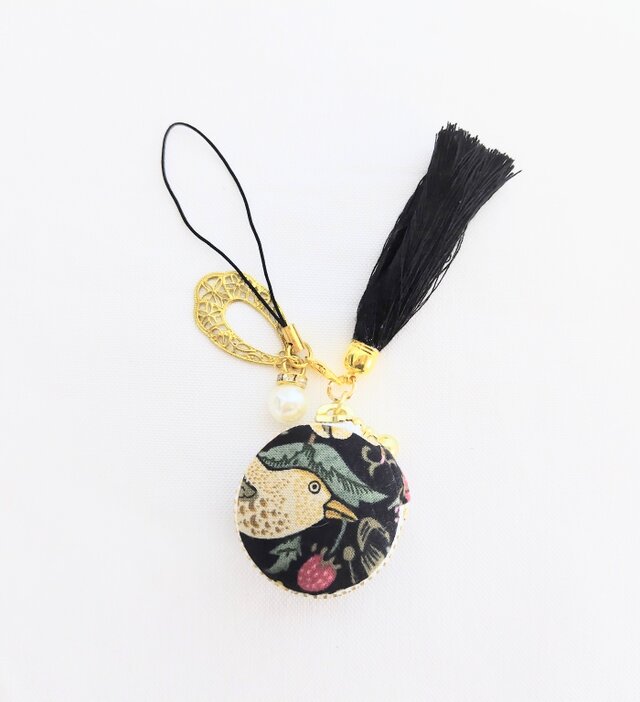 ストロベリーシーフのマカロンポーチ(ブラック①）