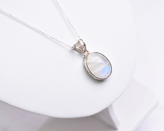 天然カラーストーン　ペンダントトップ 虹色　レインボー　K 18WG266 天然カラーストーン ペンダントトップ 虹色 レインボー K