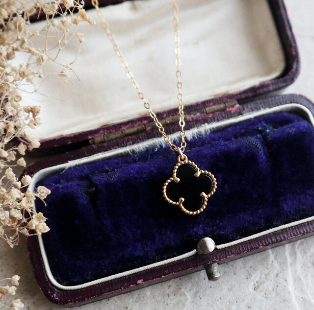 天然石オニキスのフラワーネックレス 金アレ対応 | iichi 日々の暮らし