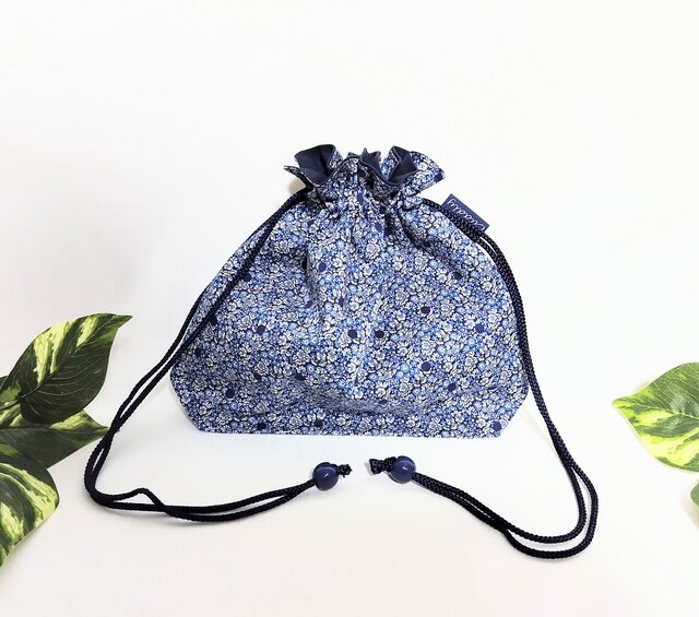 リバティアバサンスポットの巾着袋 | iichi 日々の暮らしを心地よく