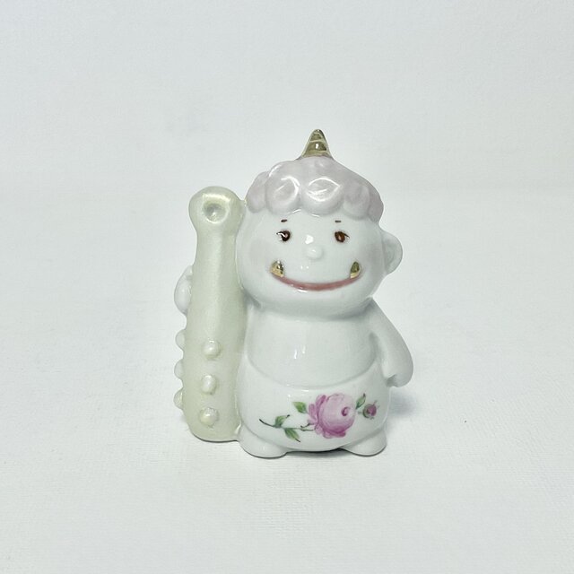 ピンクの髪の小鬼のフィギュリン