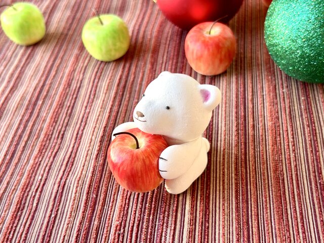 りんご大好きシロクマさん | iichi 日々の暮らしを心地よくする