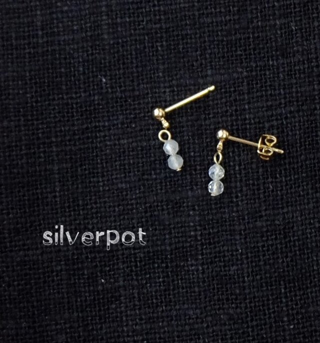 GS90【天然石　ホワイトトパーズ】極小サイズの【プチ】スタッドピアス（パーツ変更可能）