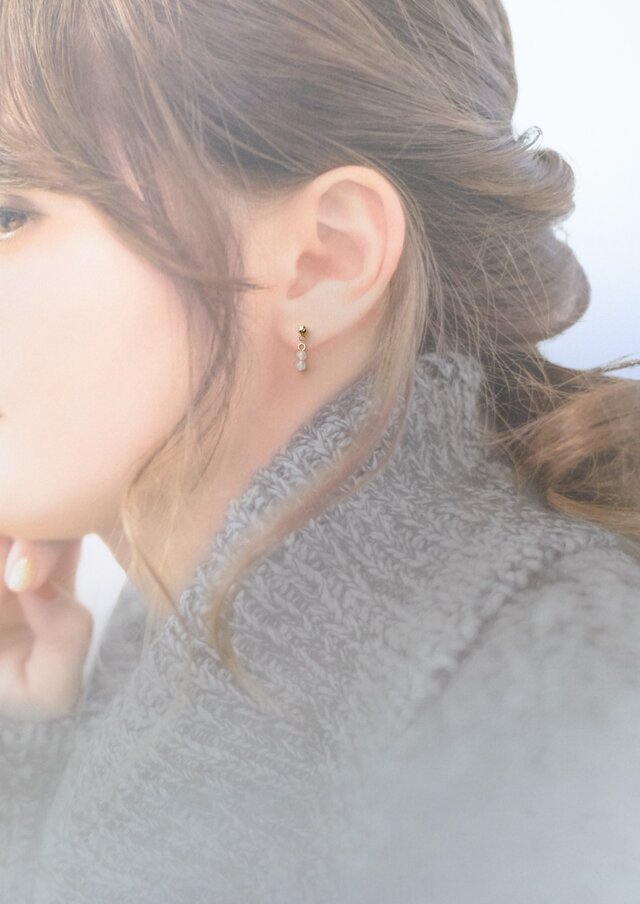 GS90【天然石 ホワイトトパーズ】極小サイズの【プチ】スタッドピアス