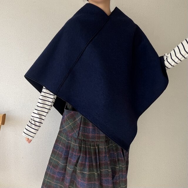 リバーシブルウールボアポンチョ(ネイビー)