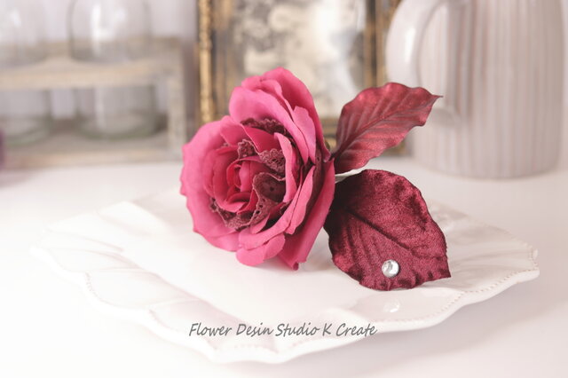 ボルドーの薔薇と葉っぱの髪飾り 1本 薔薇 バラ 髪飾り ダンス髪