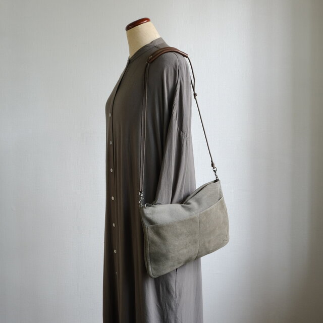 【ジビエ鹿革・ジビエレザー】ENISICA ハンシカ・サコッシュ 雪曇 ライトグレー