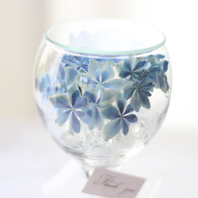 ❤氷の上で咲く紫陽花【万華鏡】ワイングラスで | iichi 日々の暮らし