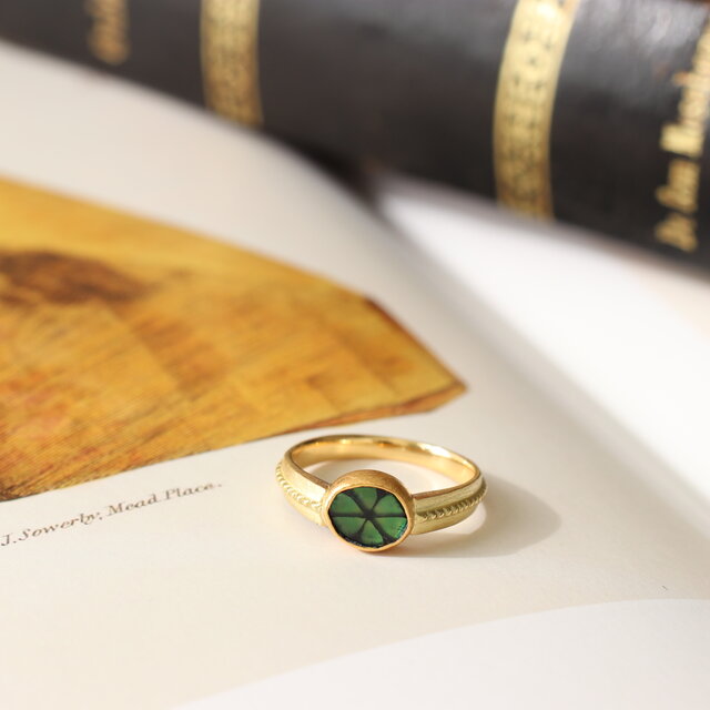 トラピッチェエメラルドリング【K18,K22】