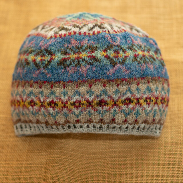 フェアアイルの帽子　４