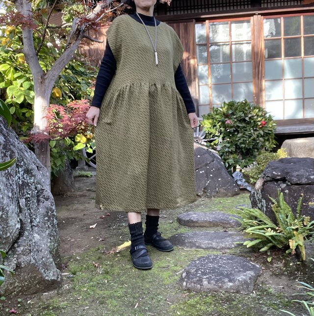 ハンドメイド　大島紬　着物からのリメイク　フレンチスリーブワンピース ハンドメイド 大島紬 着物からのリメイク フレンチスリーブワンピース