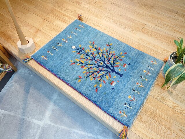 ペルシャ　ギャッベ　玄関　87×62　アイボリー　ラクダ　生命の木 ペルシャ ギャッベ 玄関マット 87x58㎝ 水色 生命の木 RJ5839G | iichi