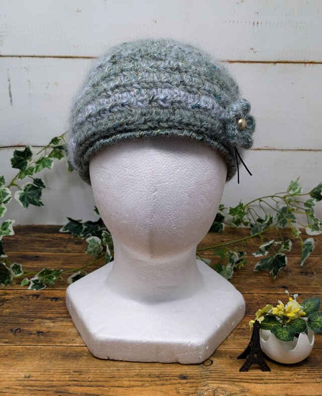 モヘアとファンシーヤーンのふんわり帽子（スモーキーグリーン