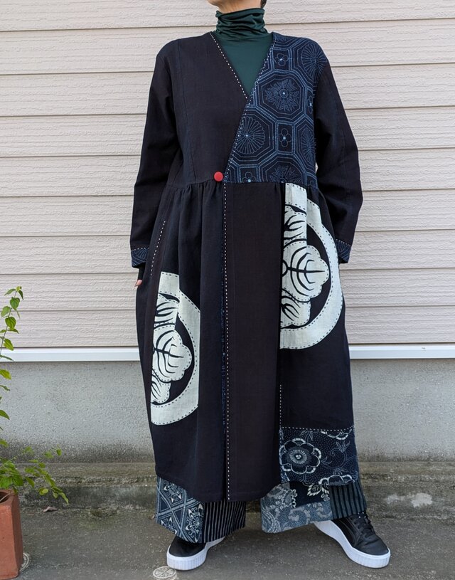 古布リメイク 筒描き＋家紋のカシュクール（コート）ワンピース 着物