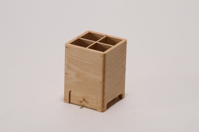 カエデのペン立て 木製ツマミ | iichi 日々の暮らしを心地よくする