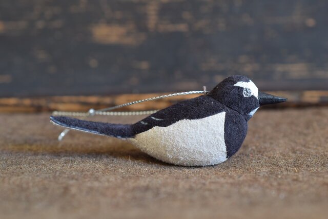 オーナメント セグロセキレイ | iichi 日々の暮らしを心地よくする