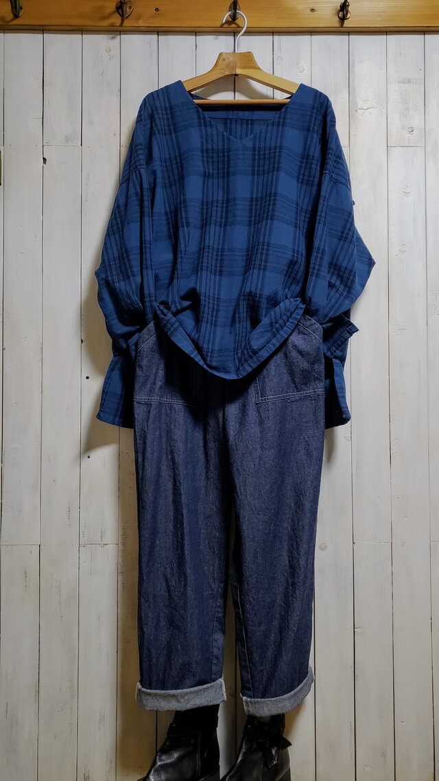 10オンスデニム　インディゴカラー　ゆとりテーパードパンツ　ロング丈　後ろポケット付き　M～6L