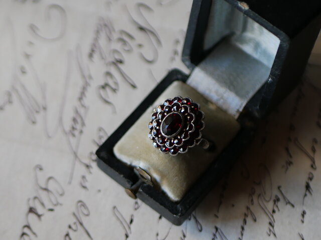 ボヘミアンガーネット シルバーリング ヨーロッパアンティーク