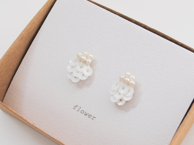 flower white2 白い花 No.4 ピアス ＜イヤリング交換可＞ | iichi 日々
