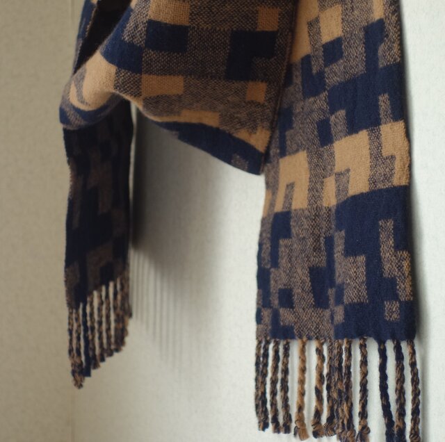 手織りラムウールマフラー・・紺×茶 | iichi 日々の暮らしを心地よく