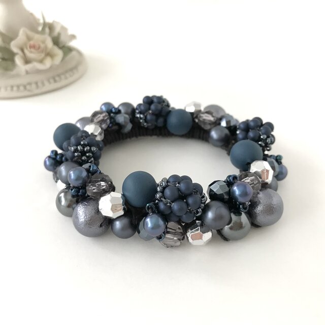 パールボール の ビジュー クロッシェ シュシュ ネイビー ブルー 紺 ヘアゴム 大人 まとめ髪