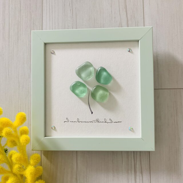 ♡四つ葉のクローバーいっぱいのリース♡リス＆うさぎ シーグラスアート ♡四つ葉のクローバーいっぱいのリース♡リス＆うさぎ