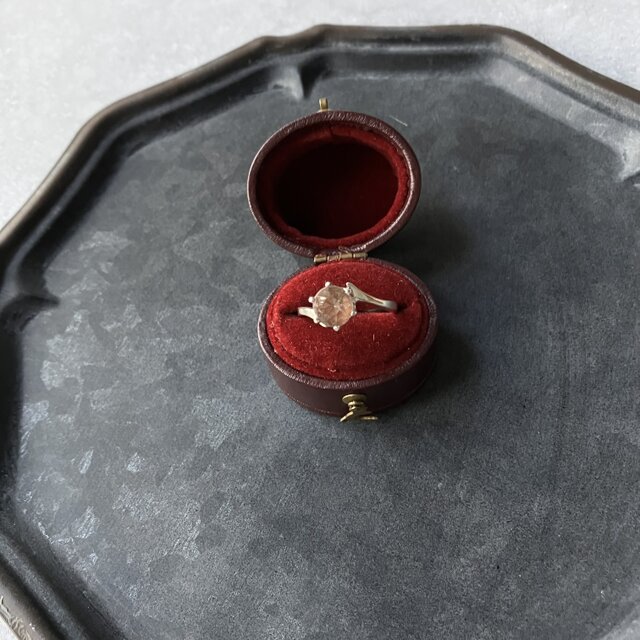 005 アンティーク　ファセットカットのサフィレットリング