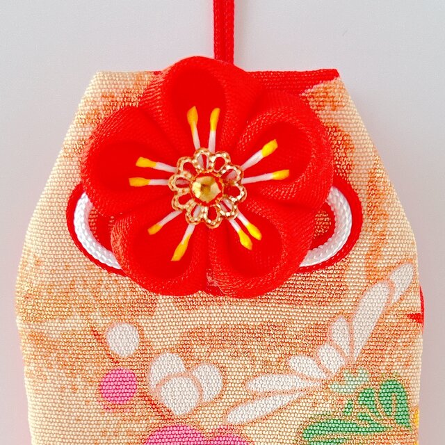 紅白梅｜梅のお守り袋（縁起物・つまみ細工／元巫女が仕立てる