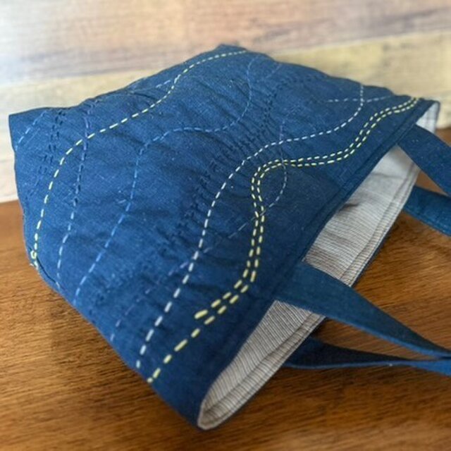古布、刺し子、キルトバック 藍古布はぎれ刺し子バッグを作りました☺︎ ふわふわキルト