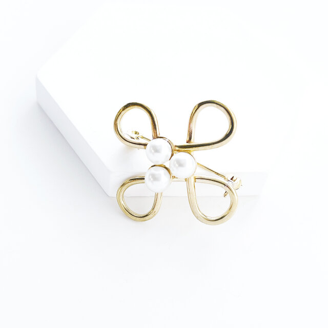 パール＆エターナルフラワーモチーフブローチ【ebro2】