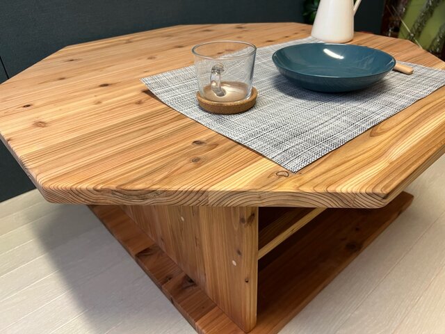 【送料無料】 ローテーブル 八角形 90cm 杉 ナチュラル 棚付き 送料無料】 ローテーブル 八角形 90cm 杉 ナチュラル 棚付き | iichi