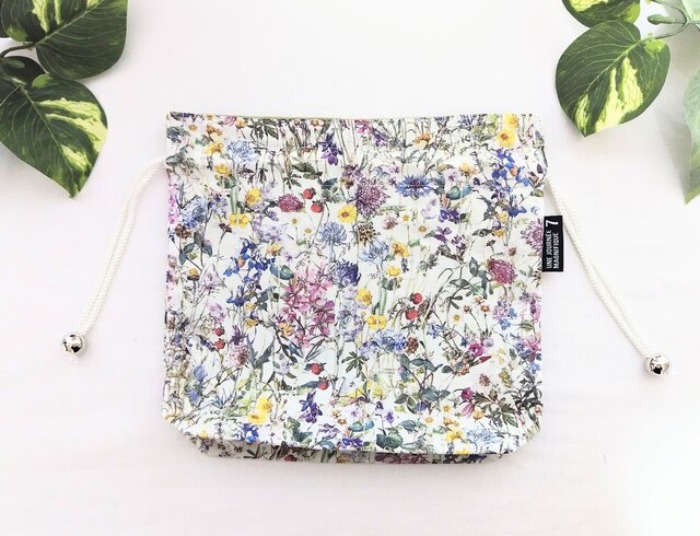 リバティワイルドフラワーの巾着袋 | iichi 日々の暮らしを心地よく