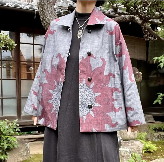 訳あり特価品　大島紬　風景文様　着物リメイク　ミドル丈ジャケット 大島紬】着物リメイクジャケット「スクエア」 – JAPON YOKO