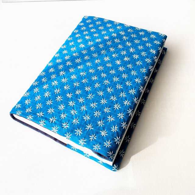刺し子のブックカバー/手帳カバー A5サイズ 『 花刺し』 ブルー