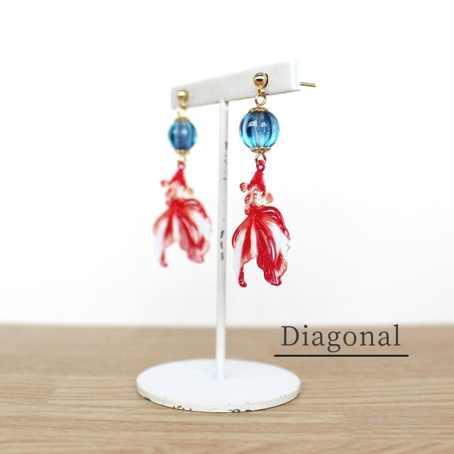 金魚ピアス】 イヤリング 和風 プチギフト 赤 レッド | iichi 日々の
