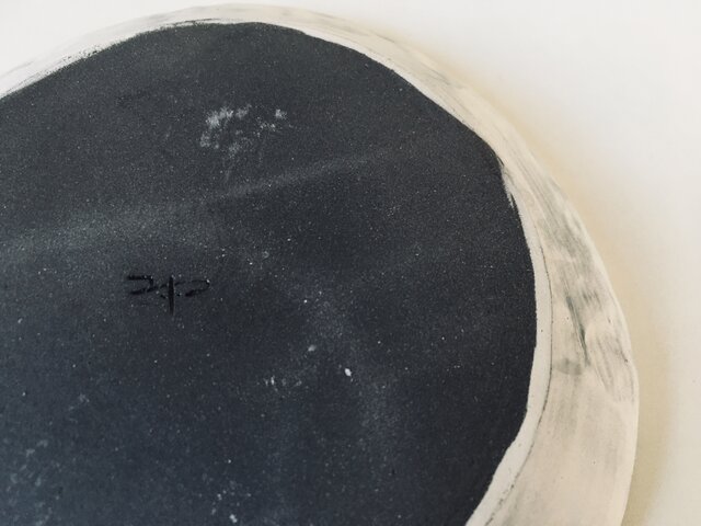 錆びた風合いの平皿【58】 | iichi 日々の暮らしを心地よくする