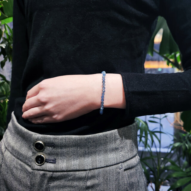 ディープブルーアクアマリンのラウンドカット一連ブレスレット ～深海