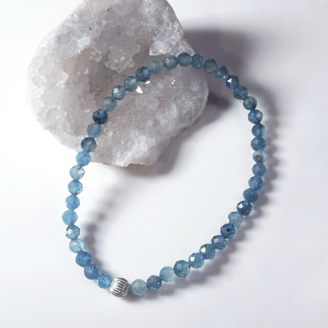 ディープブルーアクアマリンのラウンドカット一連ブレスレット ～深海