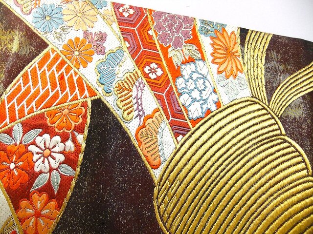 2681 豪華刺繍　タッセル付き正絹収納ボックス　帯リメイク 2681 豪華刺繍 タッセル付き正絹収納ボックス 帯リメイク