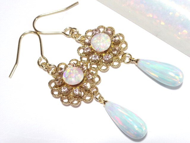 KYOTOオパール(人工オパール)のお花×しずくフックピアス | iichi 日々