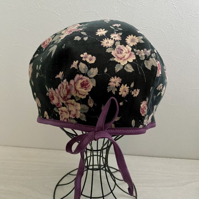 送料無料　　コーデュロイのベレー帽（花柄ブラック）