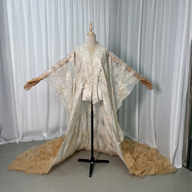豪華！薄シャンパンの色 打掛 着物 オーバードレス ソフトチュール レース羽織 お色直し 精緻な刺繍